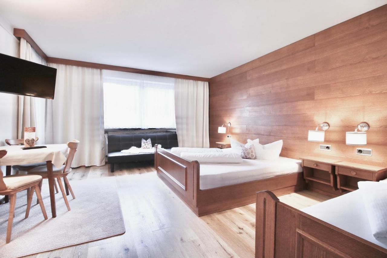 Alpenhaus Monte Hotel นอยชติฟ อิม ชตูไปทัล ภายนอก รูปภาพ
