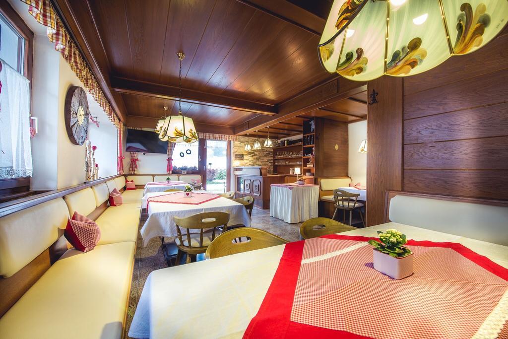 Alpenhaus Monte Hotel นอยชติฟ อิม ชตูไปทัล ภายนอก รูปภาพ