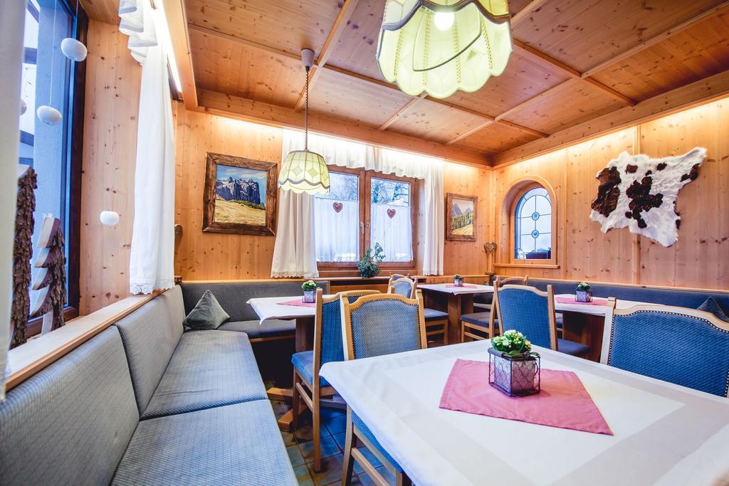 Alpenhaus Monte Hotel นอยชติฟ อิม ชตูไปทัล ภายนอก รูปภาพ