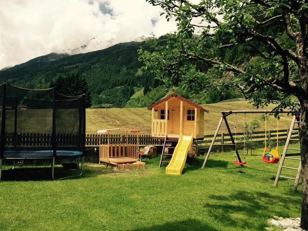Alpenhaus Monte Hotel นอยชติฟ อิม ชตูไปทัล ภายนอก รูปภาพ